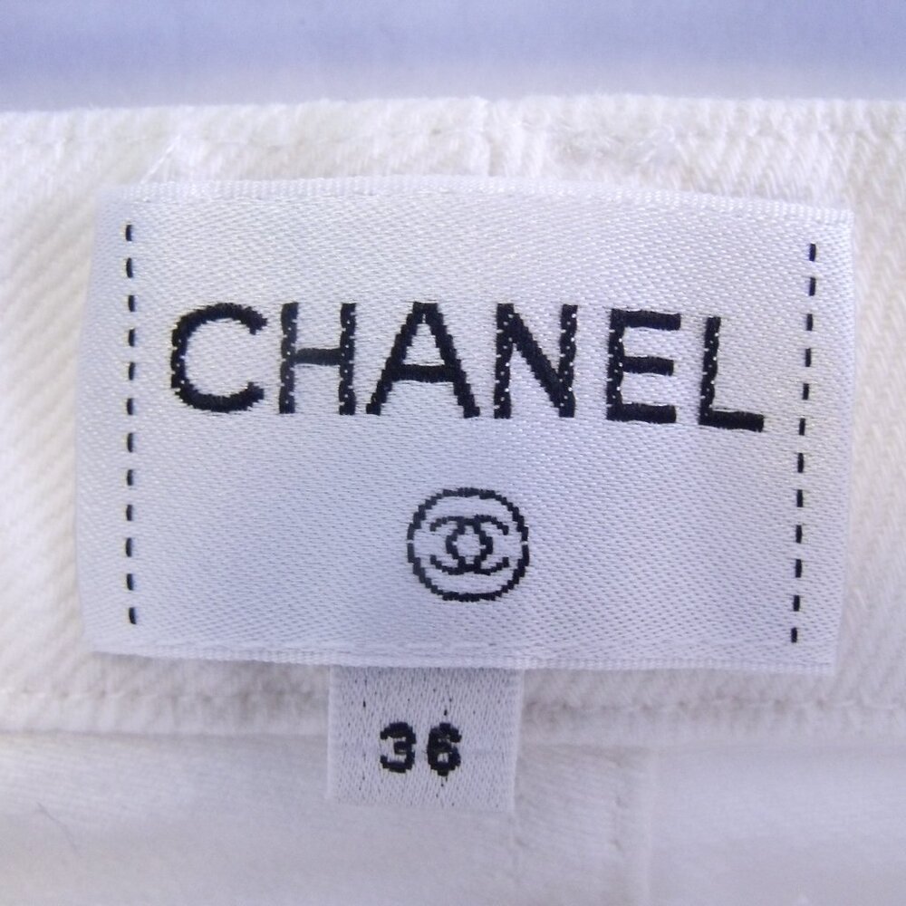 Chanel Cropped Jeans CC Buttons - Picture 9 of 15
